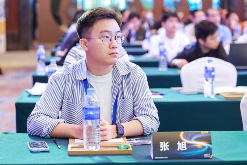 主要在储建femmenues.com